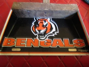Placa de tocador de fútbol americano nueva con etiquetas vintage de los Cincinnati Bengals DUST PAN - años 90 - Imagen 1 de 3