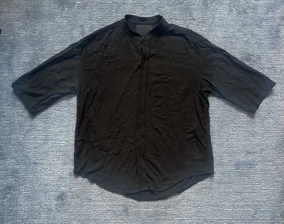 Camisa Montaje Nueva York Negra Rayón Cuello Banda Talla Mediana Unisex Foto 1 de 4