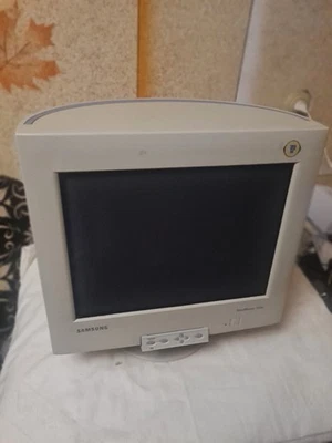 samsung syncmaster 757nf crt monitor fully working tested made in suwon korea - Image 1 of 4