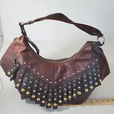 Bolso de Mano B Makowsky Cuero Marrón Dorado Tachonado Flecos Western Boho Hobo Foto 1 de 4