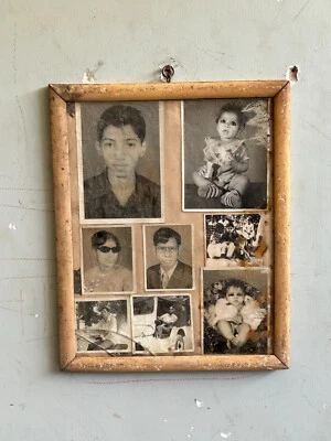 ANTIGUA FOTOGRAFÍA VINTAGE DE FAMILIA INDIA EN BLANCO Y NEGRO CON MARCO DE MADERA/VIDRIO PF.2 Foto 1 de 4