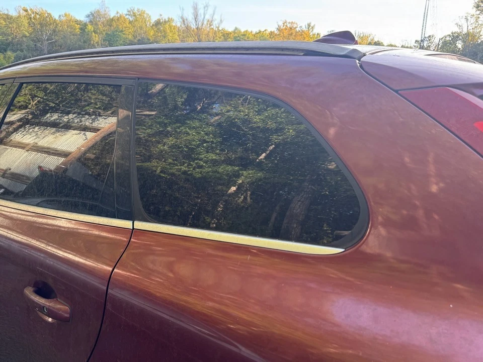 2009-2013 VOLVO XC60 VIDRO TRASEIRO ESQUERDO DO LADO DO MOTORISTA QUARTO DE JANELA - Imagem 1 de 1