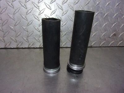 982 B SUZUKI INTRUDER VS 700 1986 OEM MANILLAR EMPUÑADURAS Foto 1 de 4