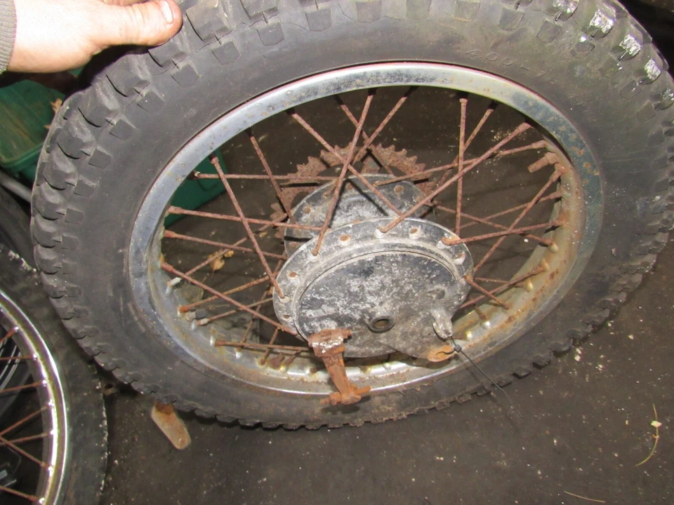 1978 suzuki ts250 rear wheel rim — 第 1/1 张图片