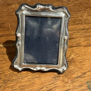 cornice portafoto vintage argento marcata RC Carrs Of Sheffield 1993 5,5x4,5 cm - Foto 1 di 5