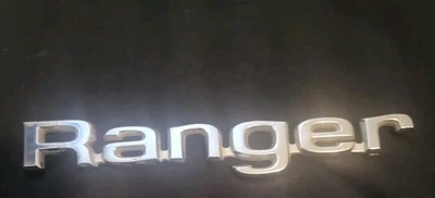 Ford Serie F Ranger 80-81 guardabarros emblema logotipo cromo usado  Foto 1 de 4