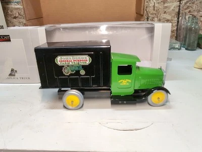 SpecCast Limited Edition Vintage John Deere Steel Truck Replica 1:25  - Image 1 of 4