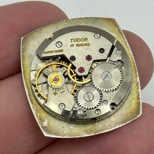 Movimiento de reloj vintage de cuerda manual con agujas esfera de buen equilibrio Tudor 2422 23,6 mm - Imagen 1 de 20