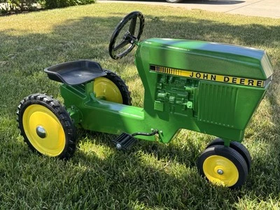 Tractor de pedales John Deere vintage - totalmente restaurado - excelente estado Foto 1 de 4