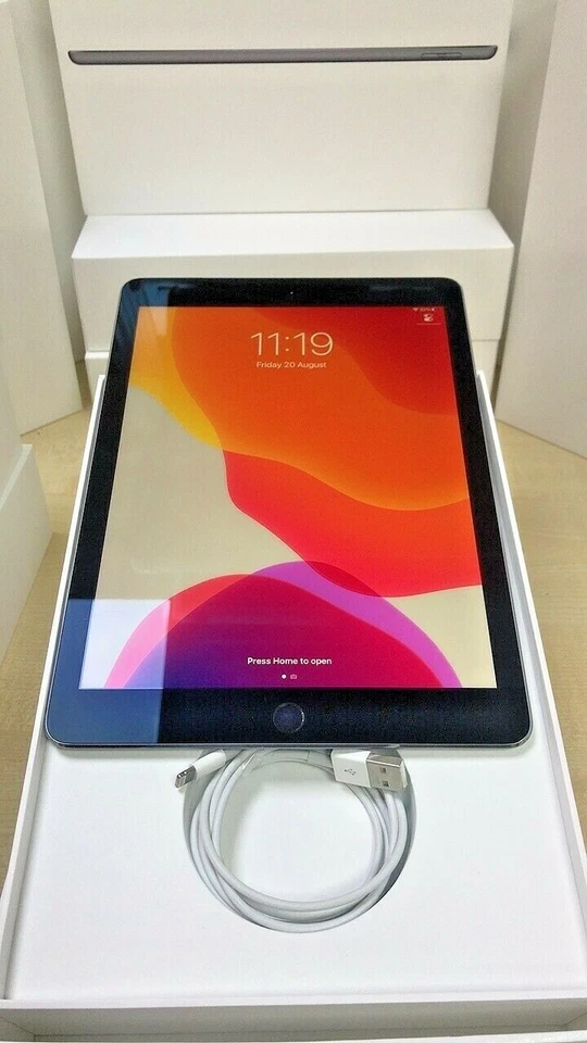 GRADE A/B Apple iPad Pro 9.7"  128GB  WiFi Cellular 4G Retina iOS 14 Warranty - Image 1 of 4