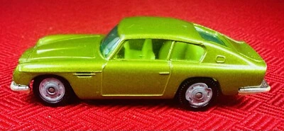 VTG CORGI JUNIORS ASTON MARTIN DB6 #22 Retro METALLIC GREEN Sticker Collector - Image 1 of 4