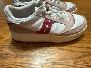 Limited Edition Womens Saucony Jazz Platform Hearts SZ 8.5 - Picture 1 of 7