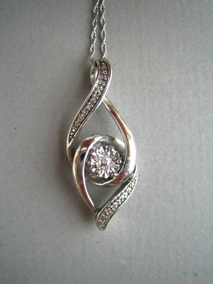 KAY JEWELERS STERLING SILVER & DIAMOND PENDANT NECKLACE Foto 1 de 4