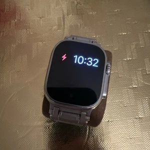 Apple Watch Ultra 1 GPS + Cellular 49mm Titanium Smart Watch - Photo 1 sur 20