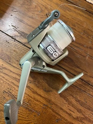 Carrete de pesca Quantum Blue Runner 60 BR3-60 3 rodamientos de bolas carrera larga Foto 1 de 4