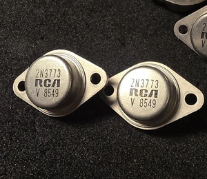 2 x 2N3773 Si Bipolar Transistors - BJT 16A 140V 150W NPN TO3 RCA - Date: 1985 - Picture 1 of 1