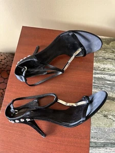 Gucci Absätze Größe 8 1/2 B.Absatz 3,5 Zoll Ober- und Innensohle Satin, Ledersohle. Steine. - Bild 1 von 12