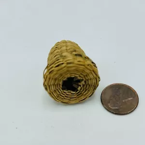 Vintage Miniature Thread Spool Holding Basket Weave Tramp Art Folk Outsider 1" - Picture 1 of 4