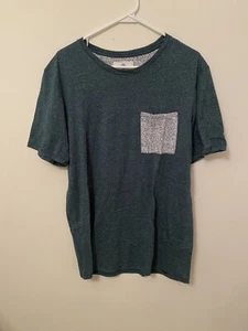On the Byas Pocket T Shirt Large - Picture 1 of 4