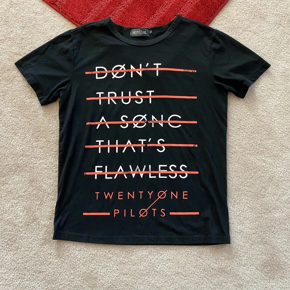 Camiseta HOTCIAL S Twenty One Pilots Don't Trust A Song That's Flawless Band casi nueva Foto 1 de 4