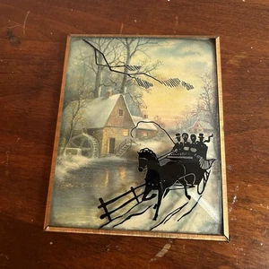 Marco de metal vintage de silueta de vidrio convexo pintado al revés paseo en trineo de invierno - Imagen 1 de 2