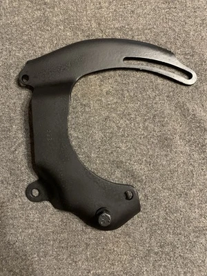 1971-75 PONTIAC V-8 FRONT ALTERNATOR BRACKET 482254 350 400 455 - Image 1 of 4