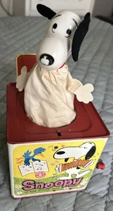Vintage Snoopy Peanuts Metal Jack In The Box Mattel 1966 **LESEN** - Bild 1 von 8