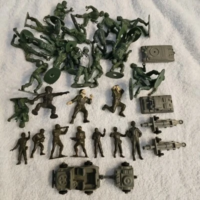 Remolque tanque Jeep vintage Lido verde ejército de Estados Unidos dos cañones + varias figuras del ejército Foto 1 de 4