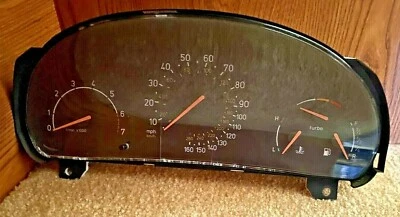 Cuadro de instrumentos para Saab 9-3 y 9-5 2002-2003 Turbo. Transmisión manual. KPH & MPH Foto 1 de 4