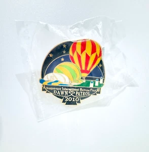 2010 DAWN PATROL PIN Albuquerque International Balloon Fiesta Balloon Free Bag - Picture 1 of 3
