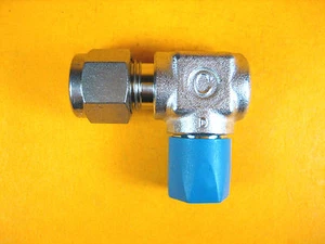 Swagelok -  SS-500-2-4 -  SS 90° Male Tube Elbow, 5/16" Tube x 1/4" MNPT - Picture 1 of 6