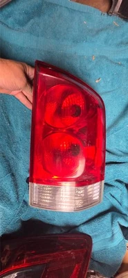 Conjunto de luz trasera derecha para Nissan Armada 2006-2015 OEM#:26550ZC225 Foto 1 de 2