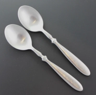 Cambridge China Acero Inoxidable 18/10 - TOWNHOUSE Satinado - Cuchara Sopera 7 3/4", Juego de 2 Foto 1 de 2