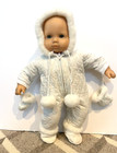 Poupée bébé American Girl Itty Bitty avec costume de neige - yeux bleus ouverts fermés 15"