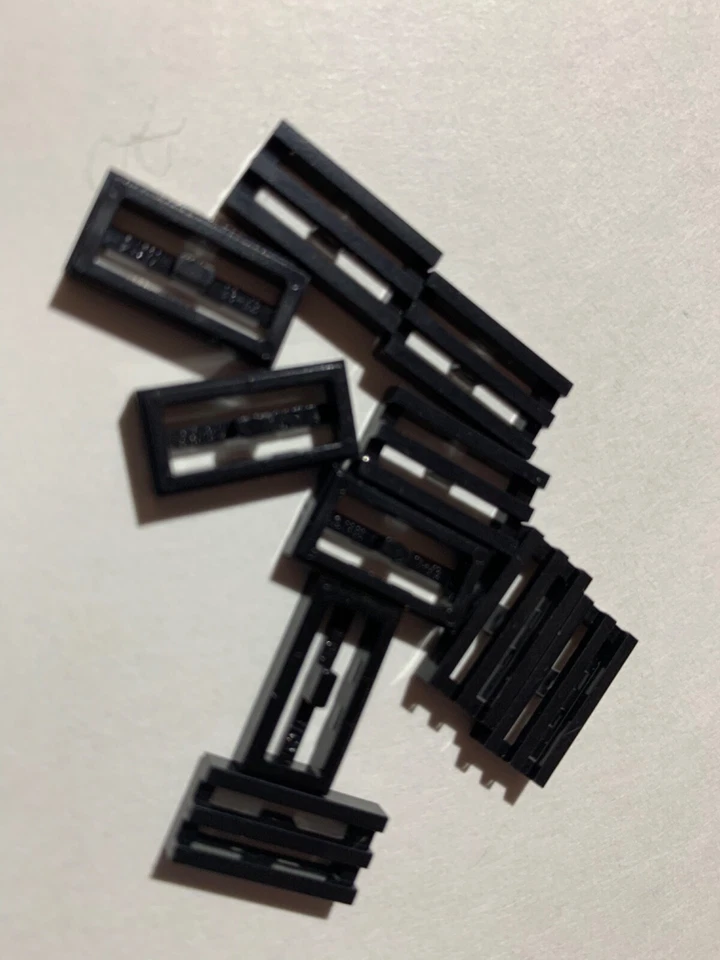 Piezas LEGO 2412b (10 piezas) Azulejo 1 x 2 Rejilla con Ranura Inferior Elige Color Foto 1 de 1