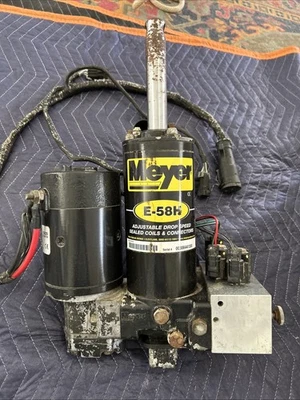 Meyer E-58H Snow Plow Pump - Image 1 of 4