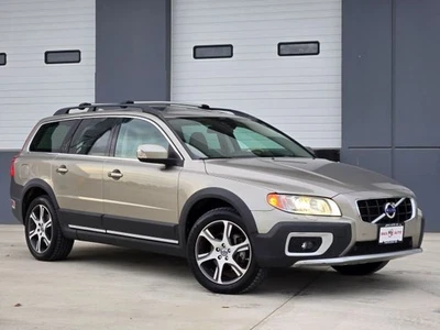 2013 Volvo XC70 T6 Wagon 4D - Image 1 of 4