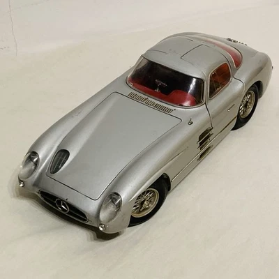 Revell Metal 1:12 1954 Mercedes-Benz  300 SLR 08851 Some Damage (ref10) - Image 1 of 4