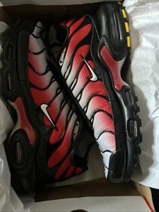 Nike Air Max Plus TN Sneaker, Herren, Größe 42 Rot/weiß - Bild 1 von 4
