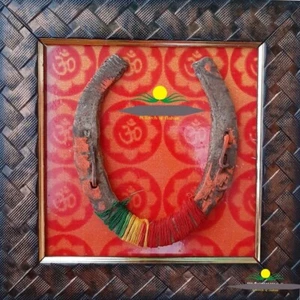 Original Black Horse Shoe Kale Ghode ki naal Metal symbol of luck wealth & fortu - Picture 1 of 4
