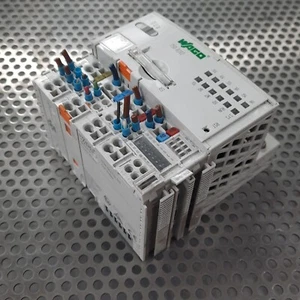 Controlador WAGO 750-8202 PFC200 con módulos: 750-1506 y 750-600 - Imagen 1 de 3