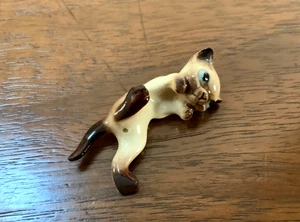 HAGEN RENAKER Miniatur Porzellan KLETTERNDE SIAMKATZE Figur - NEUWERTIG - Bild 1 von 6