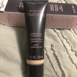 Mary Kay ~ Timewise Luminous 3D Foundation IVORY W 120 ~ for normal to dry - Picture 1 of 4