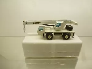 NZG 283 KRUPP KMK 3035 TELESCOPIC CRANE - RARE -1:50- GOOD IN BOX - Imagen 1 de 8