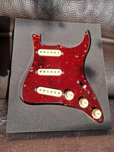Pickguard Stratocaster Deluxe Made in USA mit 3 Noiseless Singlecoils N3 - Bild 1 von 4