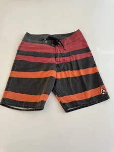 NEW VOLCOM MENS 28 BOARDSHORTS SHORTS Swimsuit Red Rare Striped Vintage Look New - Picture 1 of 4