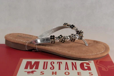 Mustang Zehenstegpantolette Pantoletten Zehentrenner Argento Nuovo! - Immagine 1 di 4