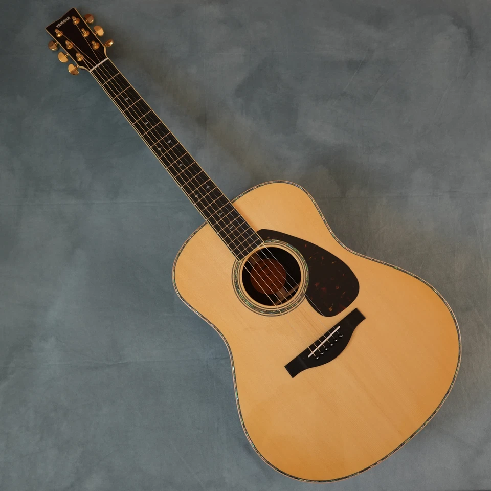 Yamaha LL16D Are Natural Acoustic Guitar From Japan