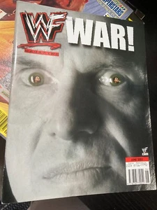 WWF WWE Magazine JUNE 2001 Vince Mcmahon + Poster - Foto 1 di 5