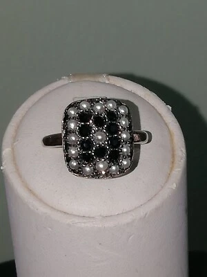 Anello In Argento Dorato  925  Con Micro Perle E Onice - Immagine 1 di 4